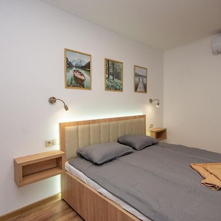 Csaladi Kikoeto Apartman Gyula Eksteriør bilde