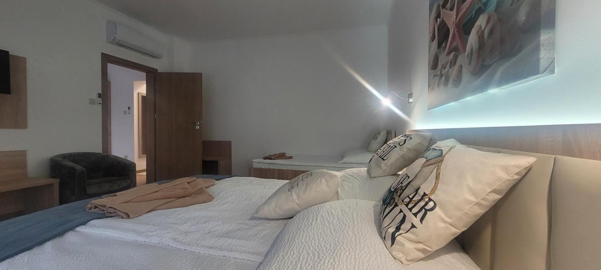 Csaladi Kikoeto Apartman Gyula Eksteriør bilde