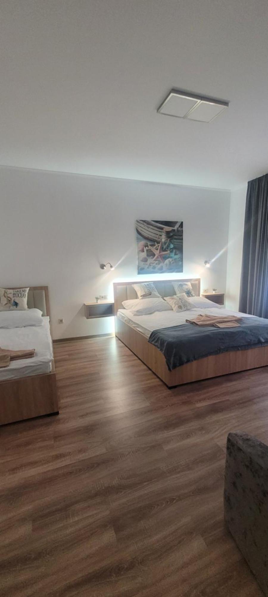 Csaladi Kikoeto Apartman Gyula Eksteriør bilde