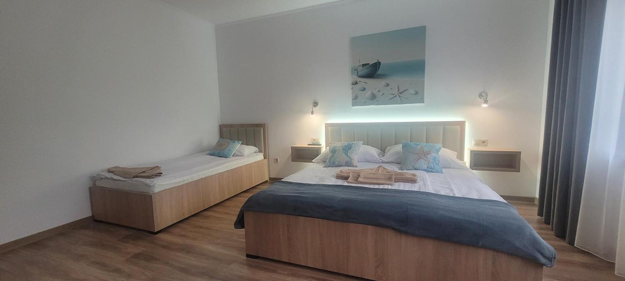 Csaladi Kikoeto Apartman Gyula Eksteriør bilde