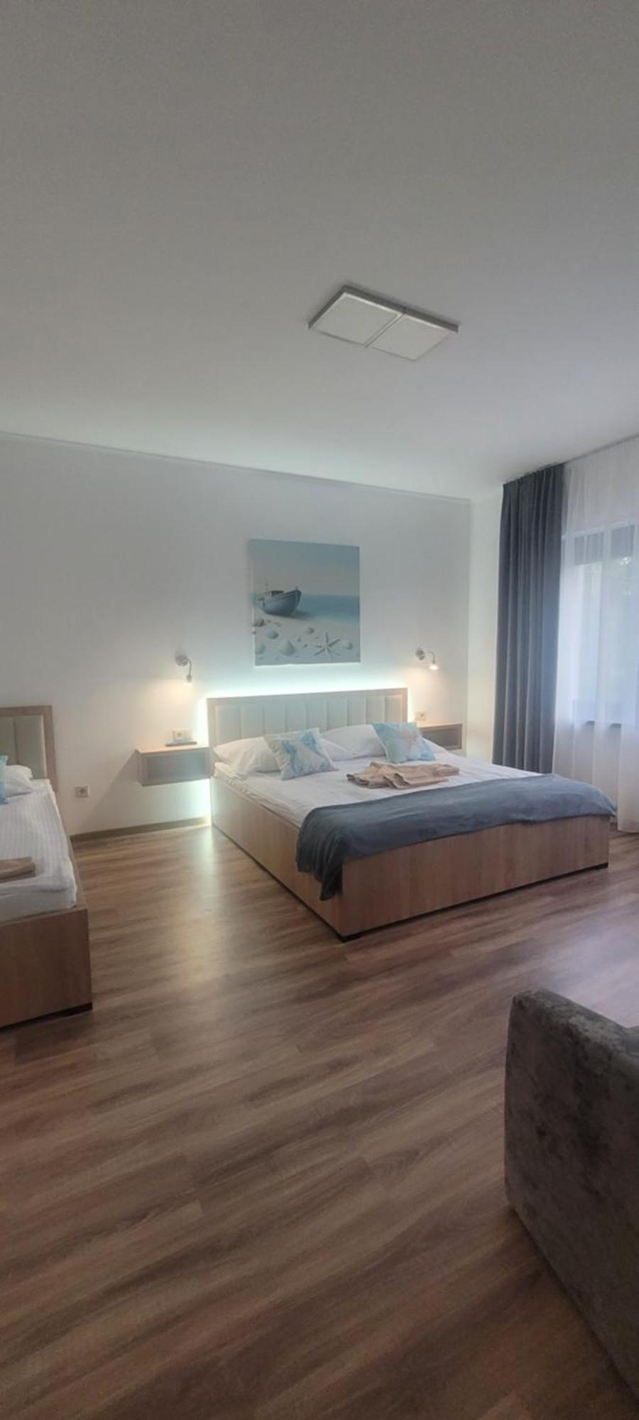 Csaladi Kikoeto Apartman Gyula Eksteriør bilde