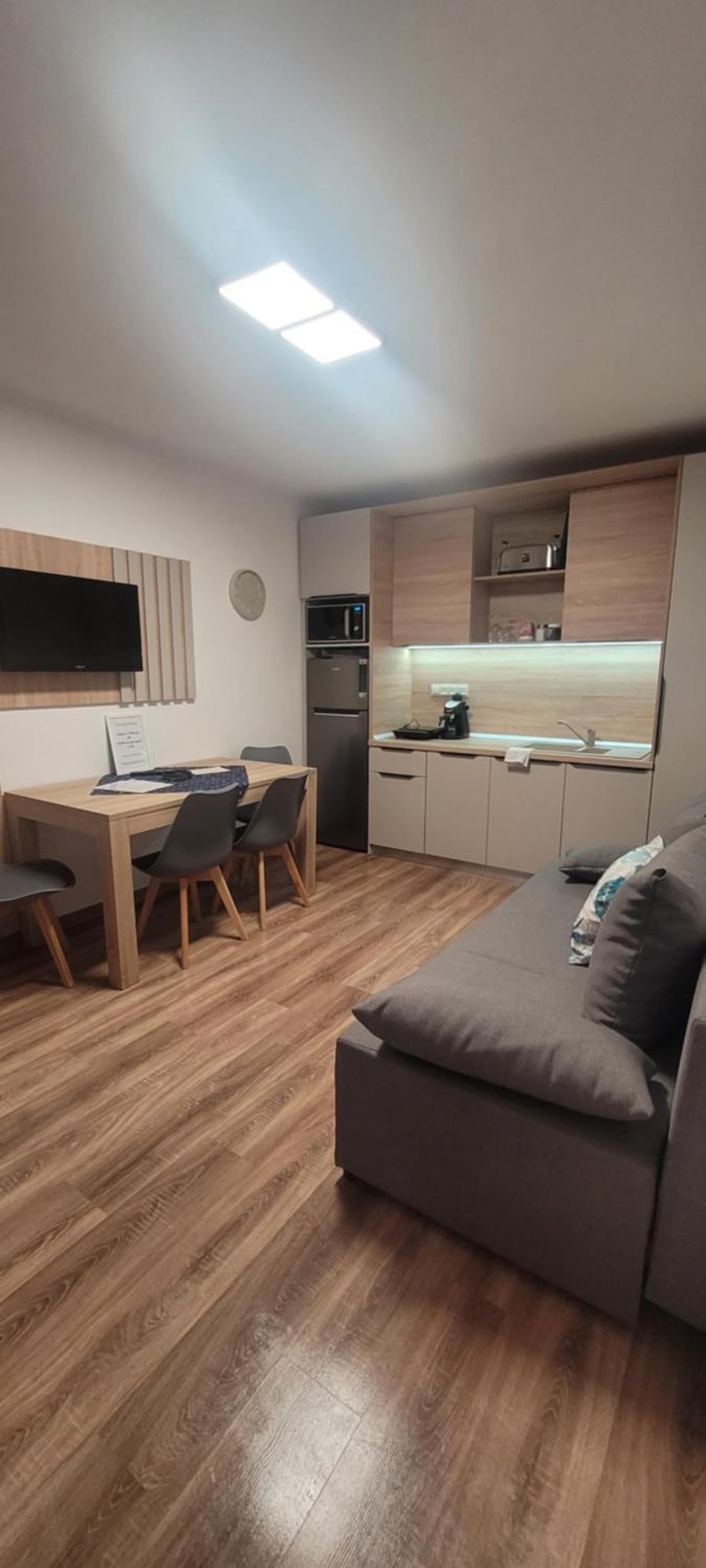 Csaladi Kikoeto Apartman Gyula Eksteriør bilde