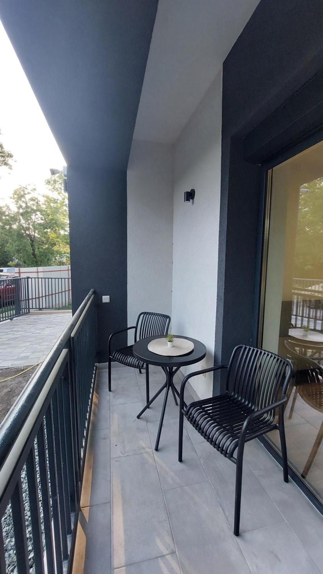 Csaladi Kikoeto Apartman Gyula Eksteriør bilde