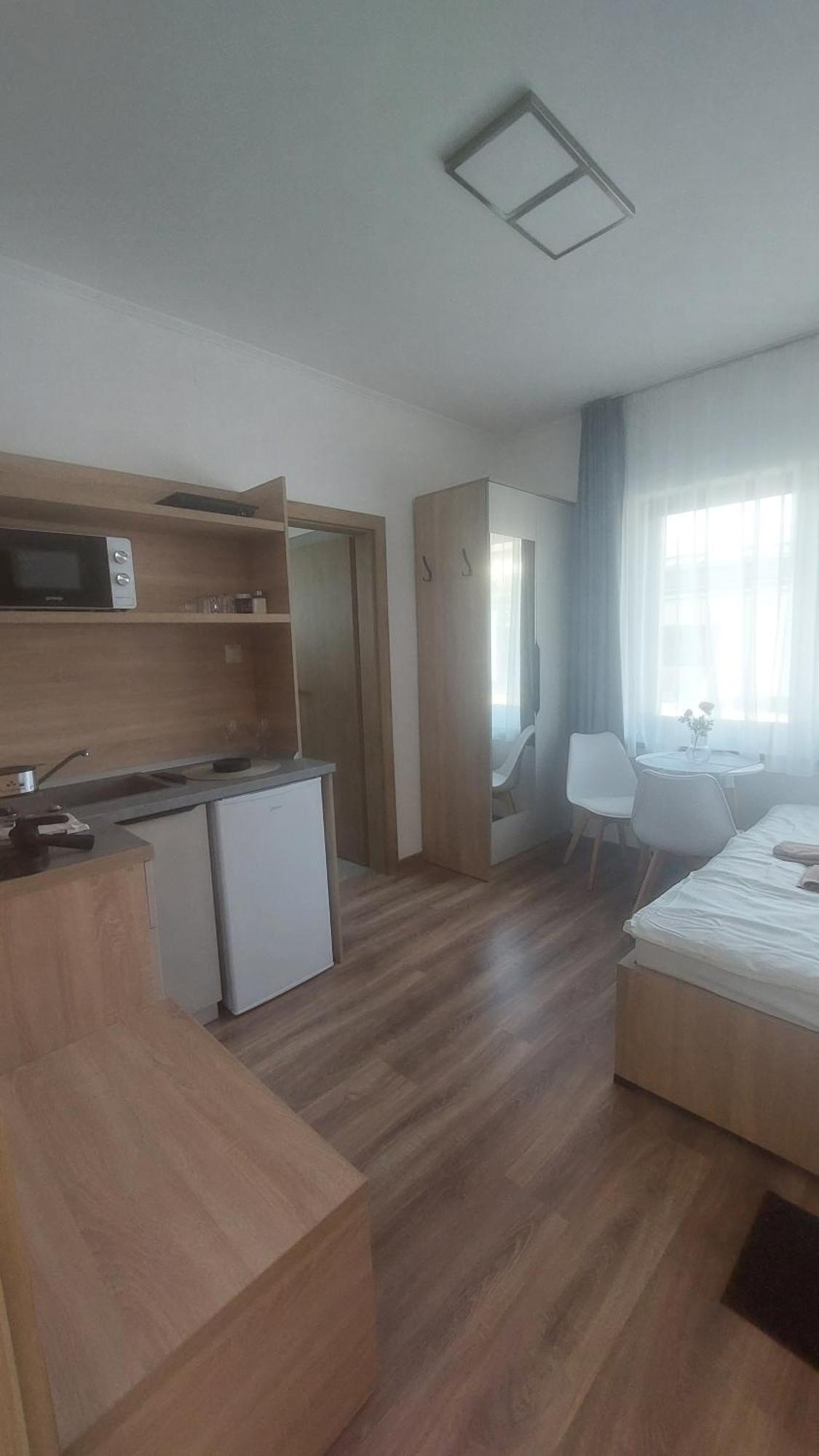 Csaladi Kikoeto Apartman Gyula Eksteriør bilde