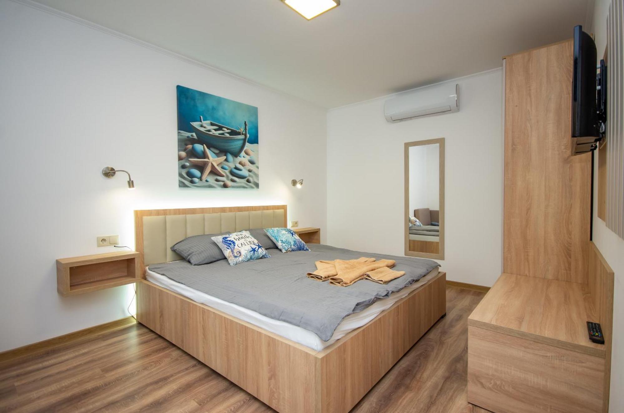 Csaladi Kikoeto Apartman Gyula Eksteriør bilde