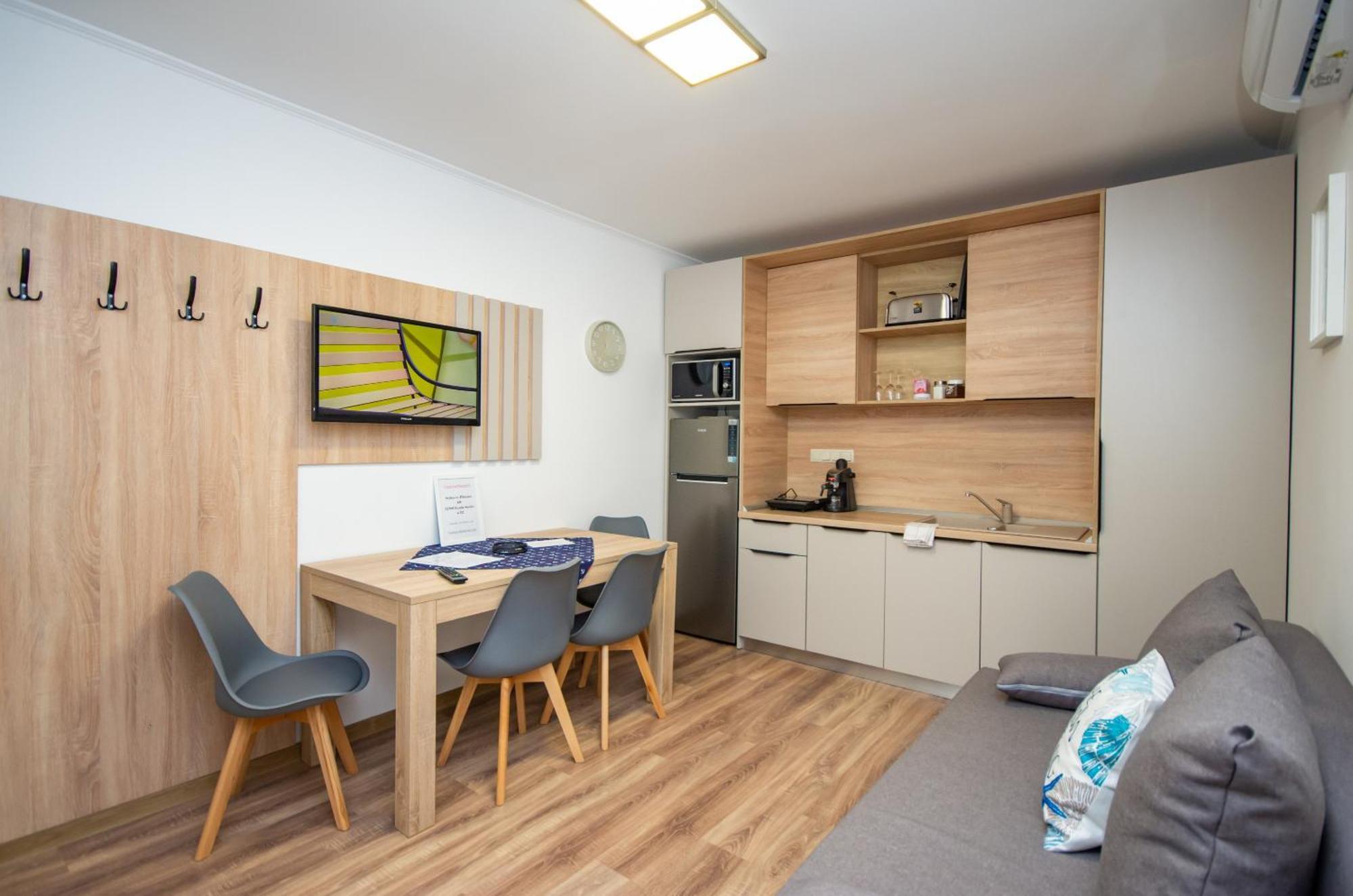 Csaladi Kikoeto Apartman Gyula Eksteriør bilde
