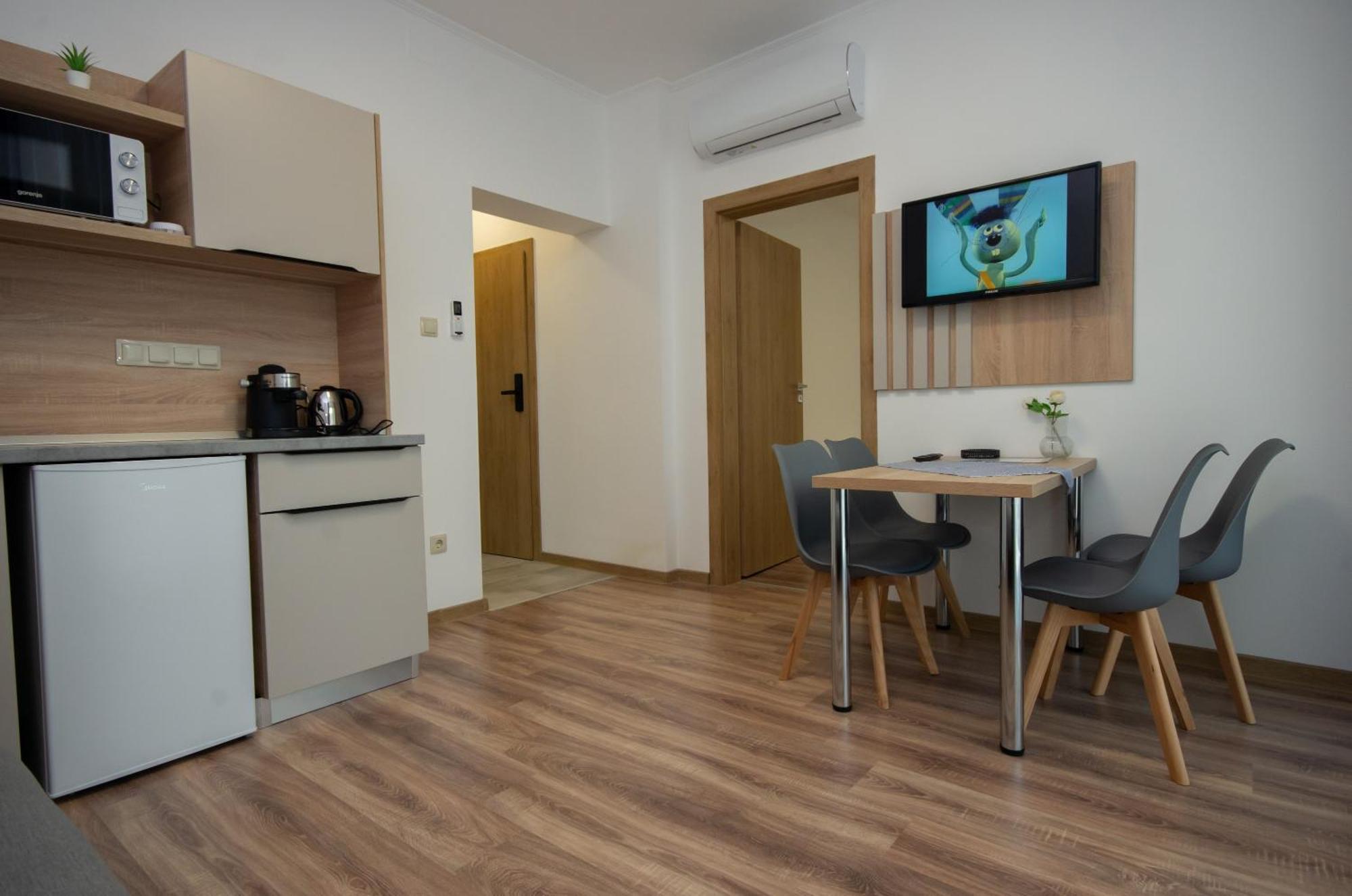 Csaladi Kikoeto Apartman Gyula Eksteriør bilde